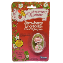 VINTAGE 1982 STRAWBERRYLAND MINIATURES STRAWBERRY SHORTCAKE IN HER NIGHT... - $23.75