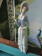 LLADRO Spain Figurines Lady with Umbrella - Young Lady in Compatible with Bench  - $54.87