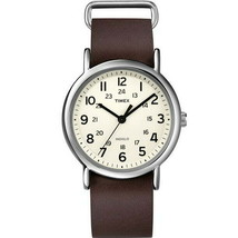Timex T2N893 Men&#39;s Timex Weekender Brown Slip Thru Leather Strap Watch - £70.64 GBP