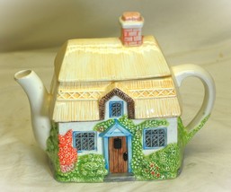 English Cottage Teapot Thatched Roof Ceramic Tea Pot - $24.74