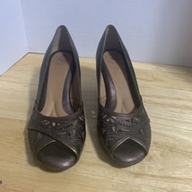 Nuture Bronze Brown Leather Peep Toe Heels 9.5M Laser Cut Career Comfort - $32.60