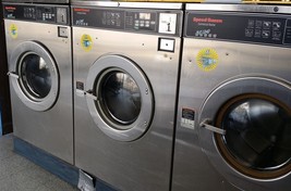 Speed Queen Front Load Washer Coin Op 50 LBS, 3PH, S/N: M1297116683 [Refurb] - £2,603.86 GBP