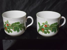 Seltmann Weiden Bavaria Pine &amp; Holly Coffee Cups - Pair Of 2 - West Germany - $427.05 MXN