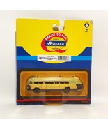 HO Athearn Maine Central Flxible Visicoach Bus Portland 29013 NOS - $32.99
