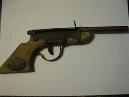 (CG -1) Vintage Toy Rubber Band Gun!! Wood & Tin w/ cowboy Emblem Grips - works - $150.00