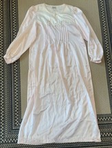 Vintage Women’s Hampton Intimates Long Night Gown Size Medium Long Sleeve - £21.95 GBP