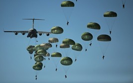 82ND Airborne Poster (Parachute) 24 X 36 Inches Wwii History - £16.53 GBP