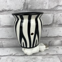 Scentsy Zebra Print Mini Plug In Wall Wax Warmer Night Light Black White Tested - $14.21