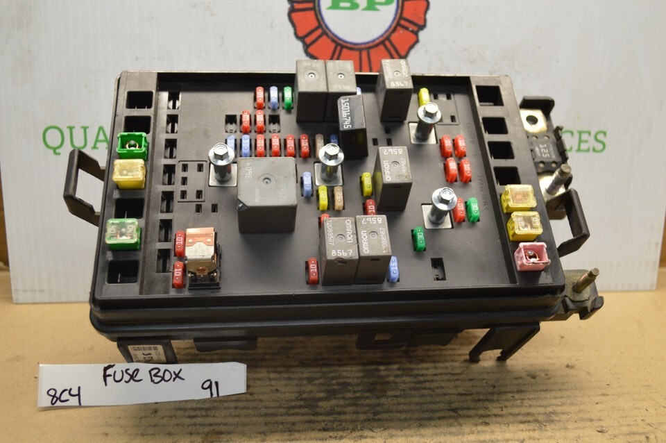 2004-05 GMC Envoy Fuse Box Junction OEM 15134408 Module 91-8C4 - $53.40