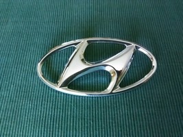 2010-2012 Hyundai Santa Fe chrome grille emblem. New oem - £14.94 GBP