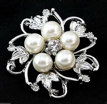 LADY&#39;S FASHION BROOCH. LOOKS GREAT.  SHIPS FAST AND SHIPS FREE! - £6.94 GBP