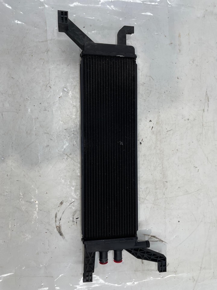 2014-2017 Maserati Quattroporte 3.0L Auxilliary Radiator OEM 16474838 Item image 2