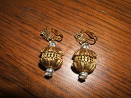 Dramatic Vintage Goldtone Rhinestone Rounded Dangle Chip Earrings - £5.84 GBP