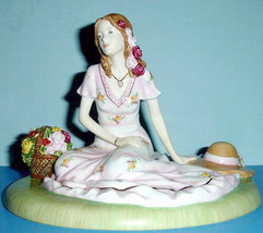 Royal Albert Summer Rose Figurine Old Country Roses Figure of Year 2012 RA27 New - $149.90
