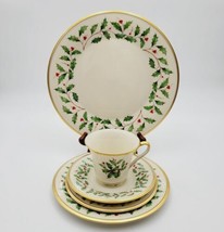 Lenox Holiday 5 Pc Place Setting, 24K Gold Rim Holly Berry USA  - £55.91 GBP