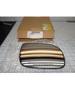 GM 89044541 Side View Mirror Glass Heated Right RH Passenger General Motors - $996.61 MXN