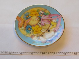 &quot;My Easter Bonnet&quot; 1995 Easter Plate Porcelain 22K Gold Trim Avon 5&quot; - £10.89 GBP