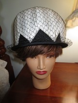 Vtg. BLACK &amp; WHITE Ladies DOME or BUCKET HAT with Netting &amp; Bow-- 21-5/8... - £15.69 GBP
