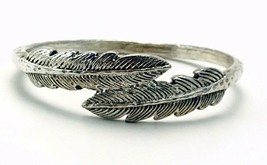Vintage Silver Tone Double Feather Hammered Bangle Bracelet - £11.05 GBP