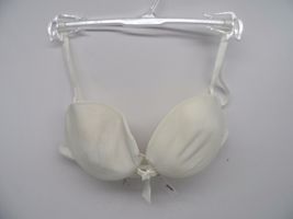 Lily of France 2101186 Women's Underwire T-Shirt Bra Off White 32B - $4.74