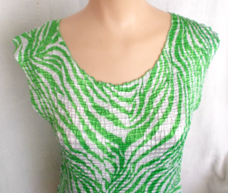 Sleeveless Green White Top Summery PLISSE Sz XL - £5.53 GBP