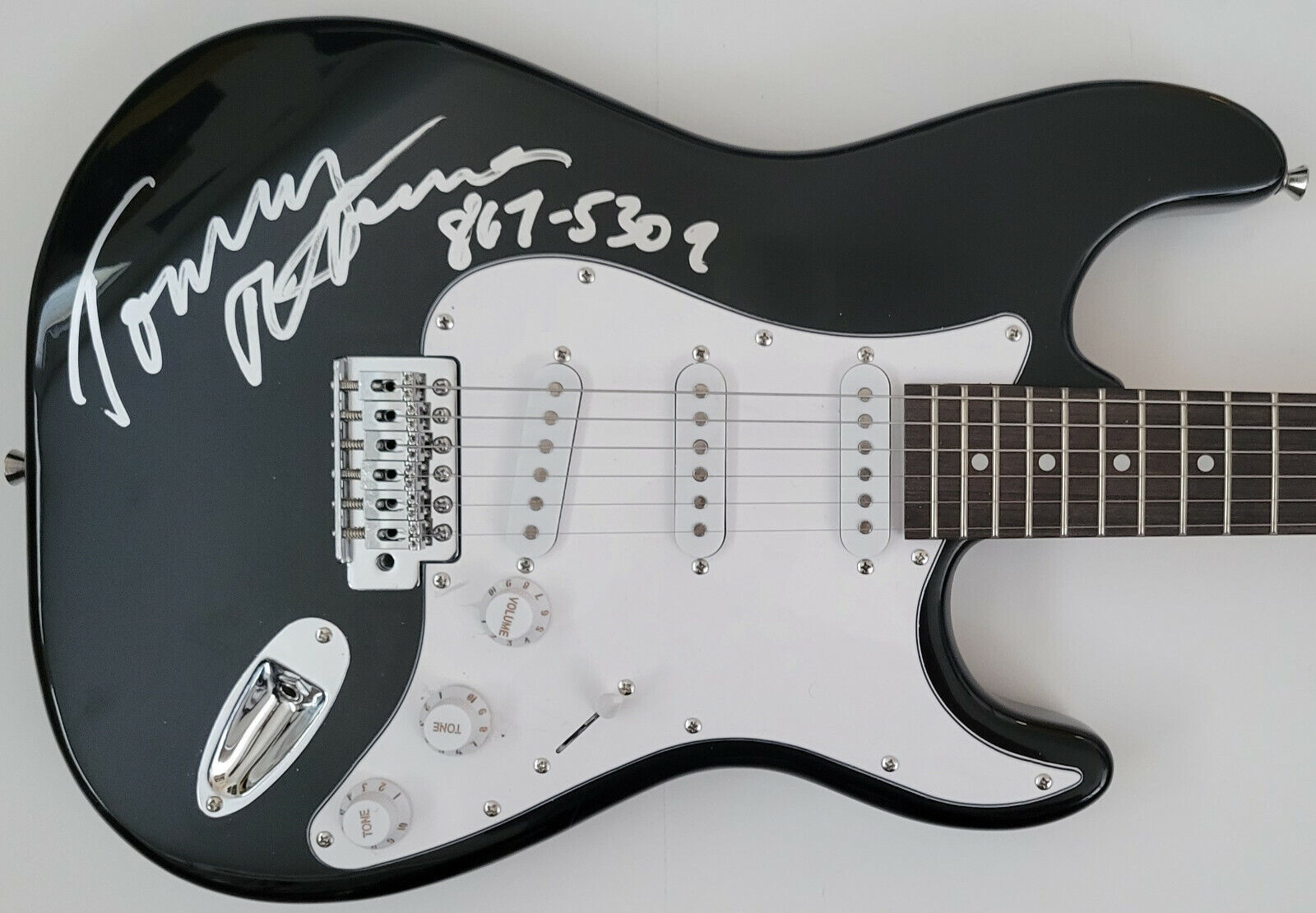 Tommy Tutone signed electric guitar COA 867-5309 Jenny exact proof star autograph Tommy Tutone signed electric guitar COA 867-5309 Jenny exact proof star autograph