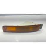 1995/1996 TOYOTA CAMRY FRONT LEFT LOWER TURN SIGNAL LIGHT GENUINE OEM PART - $14.88 CAD