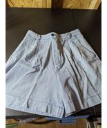 Casual Corner ladies size 10 blue and white striped cotton shorts - $218.96 MXN