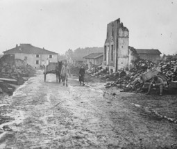New 8x10 Photo- French peasants passing through Albert after the Battle ... - £6.96 GBP