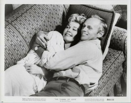 Tunnel of Love original 1965 8x10 photo Doris Day Richard Widmark cuddle on sofa - £15.73 GBP