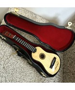 9&quot;Ukulele Acoustic Guitar(Hawaii)Music Box Souvenir w/Black Case Plays M... - $446.11 MXN