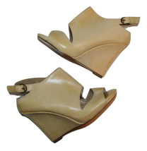 MAX STUDIO Natural Leather Peep Toe Wedge sz 8 Women - £15.54 GBP