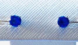 925 sterling silver 5mm  blue color crystal  earrings - $273.82 MXN