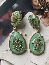 Vintage style green drop stud earring - £12.65 GBP