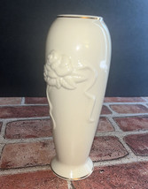 Lenox 5 inches tall Ivory Rose Blossom Pattern Bud Vase 24k Gold Trim - £11.05 GBP