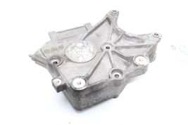 04.5-05 CHEVROLET SILVERADO 2500HD 6.6L ALTERNATOR BRACKET Q2333 image 2