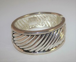 Premier Designs Caldwell Silver Plated Hinged Bracelet  J346 - £14.15 GBP
