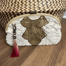 Anthropologie Jasper &amp; Jeera Gilded Gold Fan Clutch - $671.03 MXN