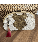 Anthropologie Jasper &amp; Jeera Gilded Gold Fan Clutch - $661.50 MXN