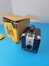 vtg Kodak BROWNIE HAWKEYE Box Camera Flash Model Bakelite 1950s - £23.45 GBP