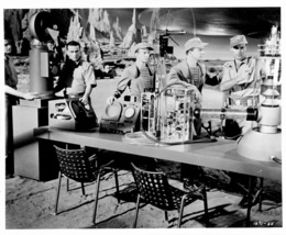 1956‘s FORBIDDEN PLANET rebuilt transmitting equipment display b/w 8x10 ... - $100.27 MXN