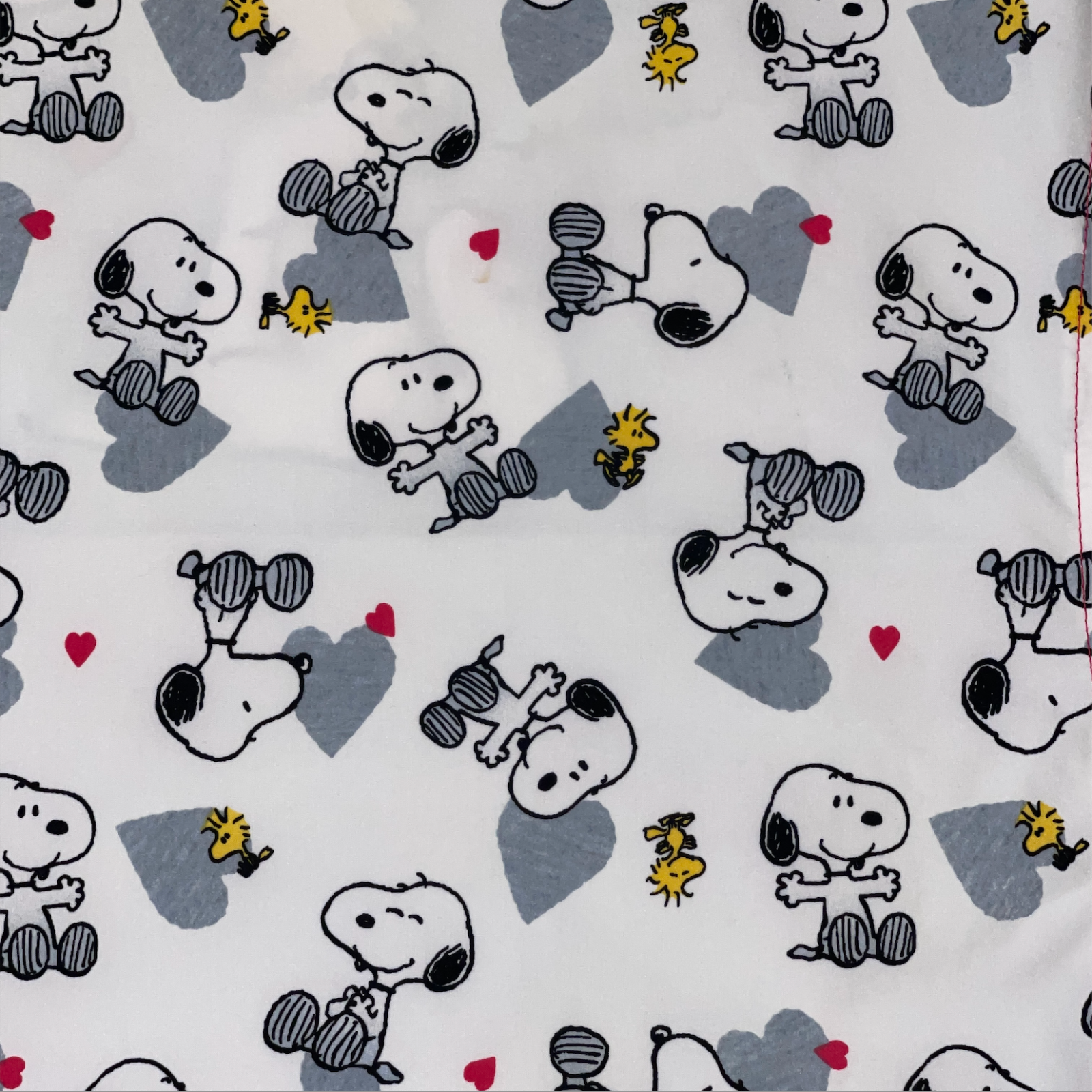 Peanuts Scrub Top Size XL Stretch Snoopy Woodstock Free Hugs Hearts White Love Item image 4