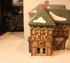 DEPT 56 58334 T. PUDDLEWICK SPECTACLE SHOP DICKENS VILLAGE BLDG NO CORD  - $266.54 MXN