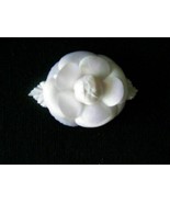 CHIC CHIC CLASSIC Off WHITE SILK CHARMEUSE CAMELLIA FLOWER PIN ADD INSTA... - £22.75 GBP