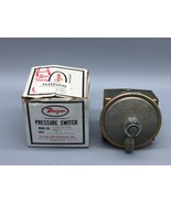 NEW Dwyer 1823-80-2-S Low Differential Pressure Switch - $508.06 MXN