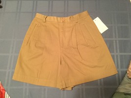 New ladies Size 8 Liz Claiborne shorts Liz sport casual khaki Inseam 5.5... - £11.00 GBP