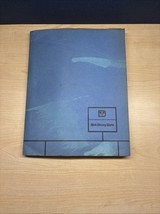 VINTAGE 1974 WALT DISNEY WORLD CAST MEMBER YEARBOOK W/ PHOTOS &amp; ORG CHARTS - €257,92 EUR
