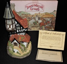 David Winter 1986 There Was a Crooked House Cottage in Box with COA - $29.95