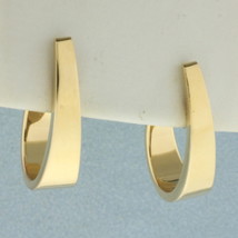 Tapered J-Hook Earrings in 14k Yellow Gold - £219.31 GBP