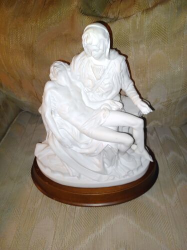 Franklin Mint Michaelangelo Pieta Fine Bisque Porcelain Statue 1989 Mary Jesus - £66.03 GBP